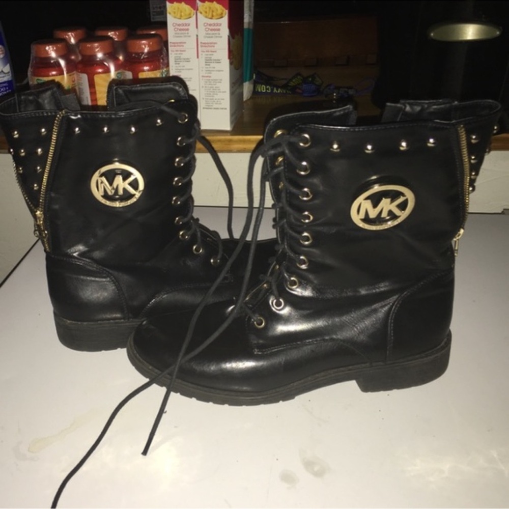 ISO theses boots MK combat